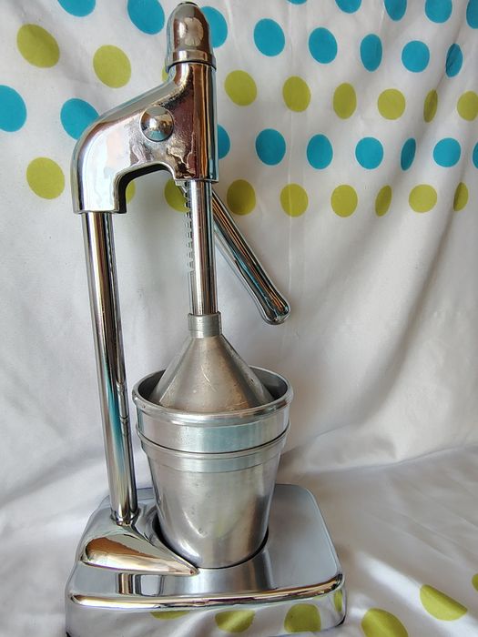 Storcător de fructe tip pârghie