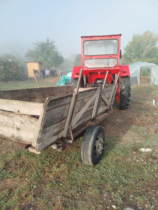 Vând Tractor UTB 650