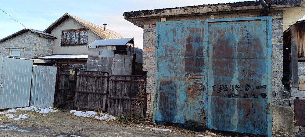 Продам большой гараж