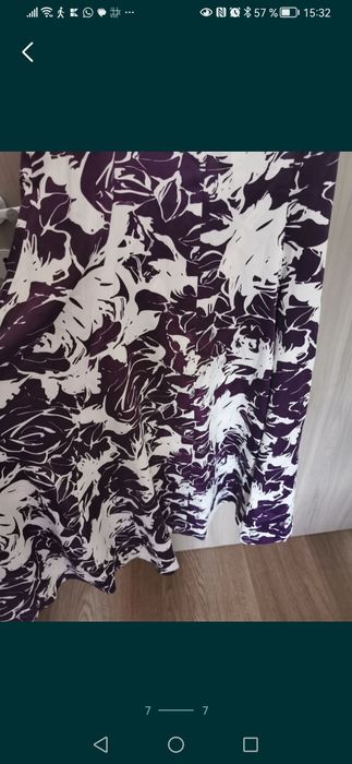 Rochiță lungă mărimea 38. Are cupe la piept și fermoar la spate