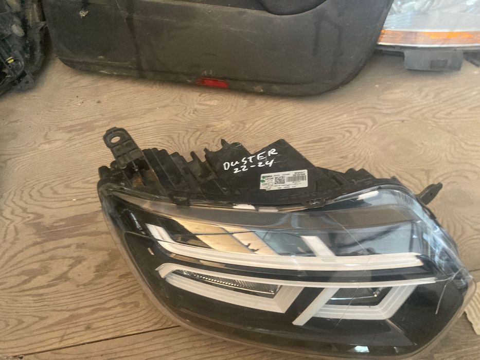 Оригинален десен фар Дачия Дьстар Dacia Duster Led. 22-24.