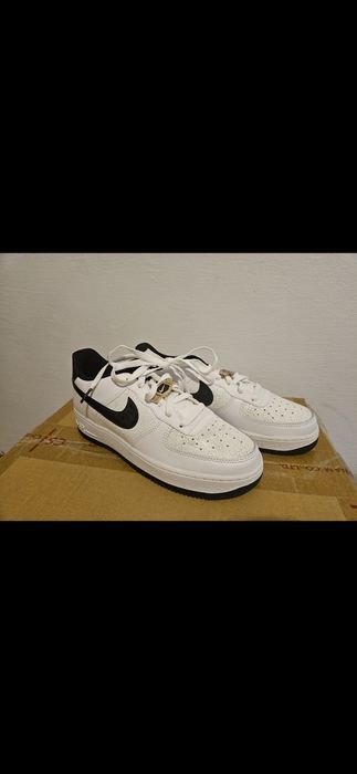 Adidasi noi nike