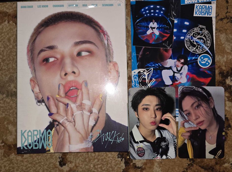 STRAY KIDS  KARMA Acordion Albums