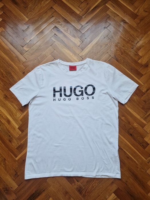 Страхотна мъжка тениска HUGO BOSS размер L