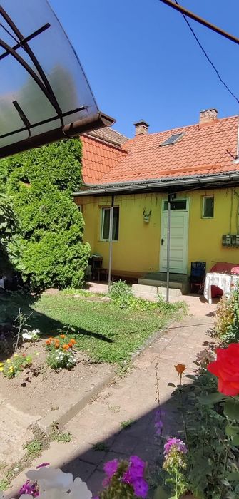 Vand casa la curte comuna in zona centrala  Dej
