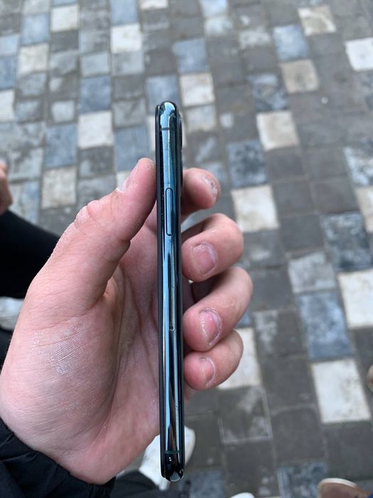 Продам айфон 11 про