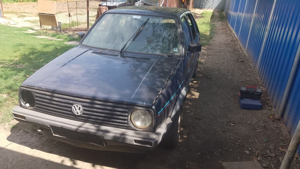 Volkswagen Golf 2 1,6 75 на части.
