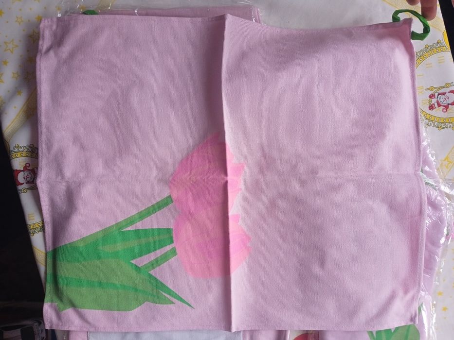 Нов комплект престилка, кърпи и ръкохватки Oriflame