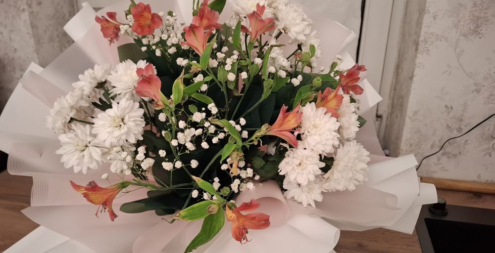 Продам цветы 2500