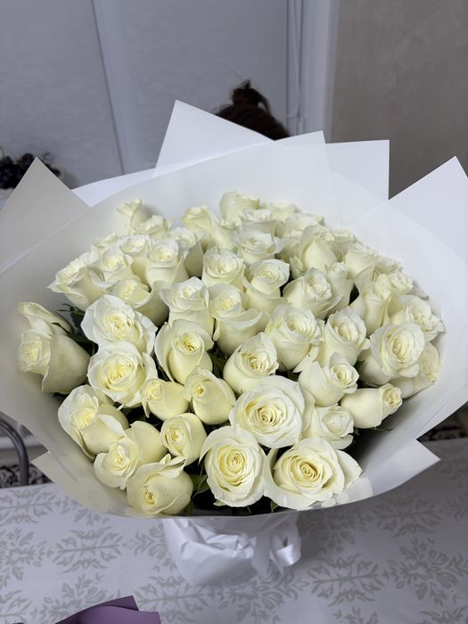 Белые розы 51 шт