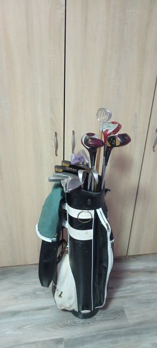 Стикове за голф -два комплекта