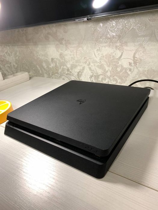 Playstation 4 slim