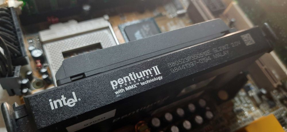 RARITATE Retro: Placa Combo Slot 1 + Socket 370 LuckyTech VIA 133A + Pentium II 350 + 128MB RAM