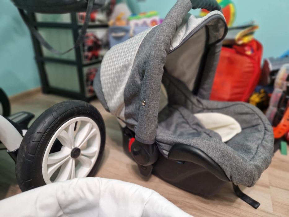 Бебешка количка Lorelli mia-сива 3в1 въздушни гуми