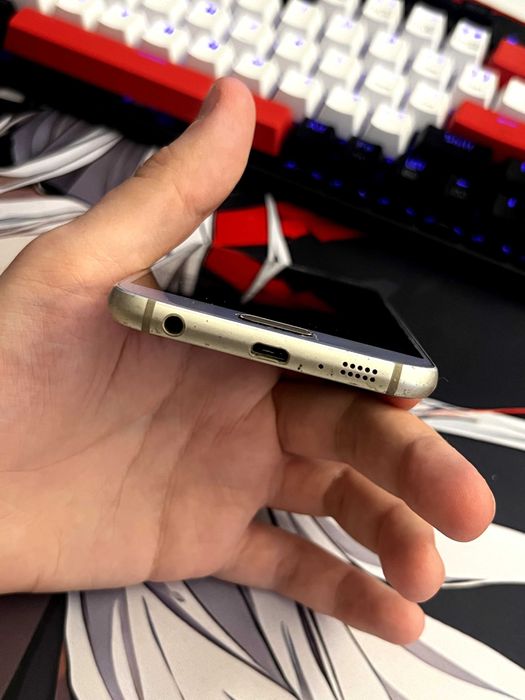 Samsung Galaxy S6 – stare bună, complet funcțional