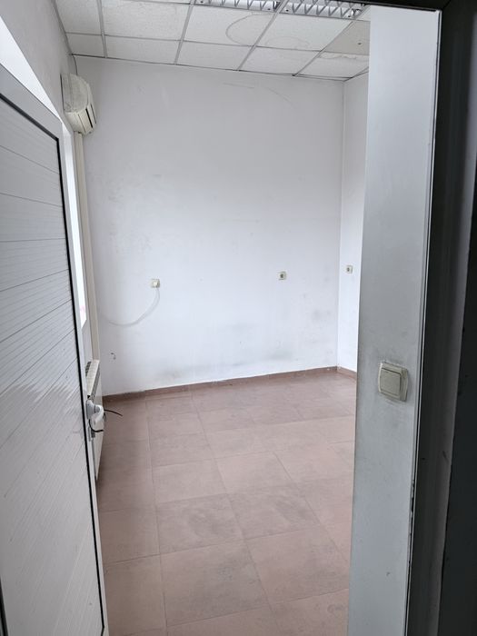 Дава се под наем Офис в София, Дружба 2 - 150 кв.м за 612 € - Снимка #12