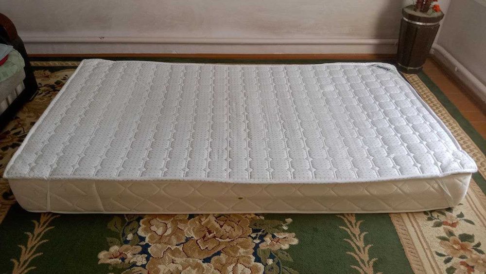 Кровать  спальная разборная импортная