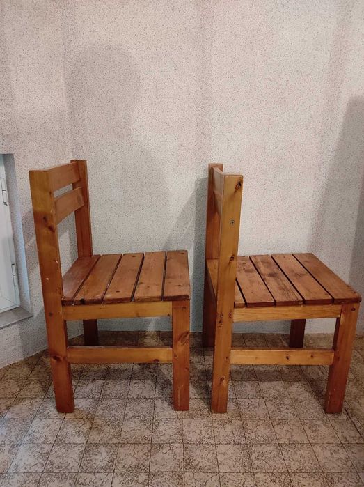 Дървени стабилни столове