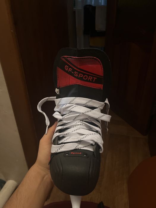 Продам коньки graf sport speed