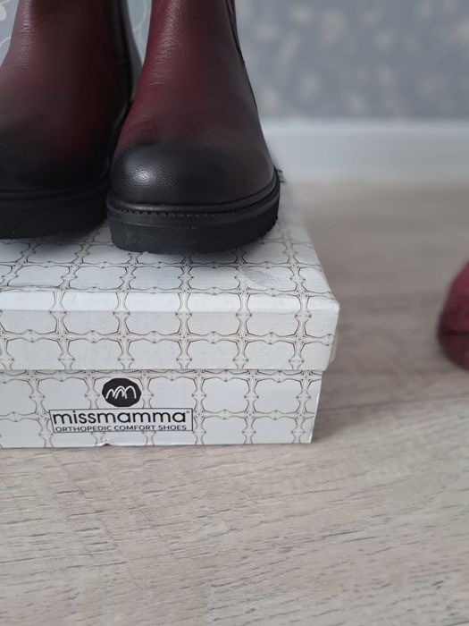 Продам весенне-осенние ботинки.