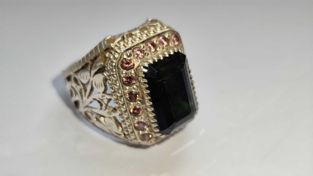 Шикарное серебряное кольцо с камнем ТУРМАЛИН, разм.21