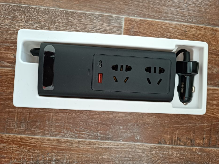 Продаю автомобильный инвертор Baseus