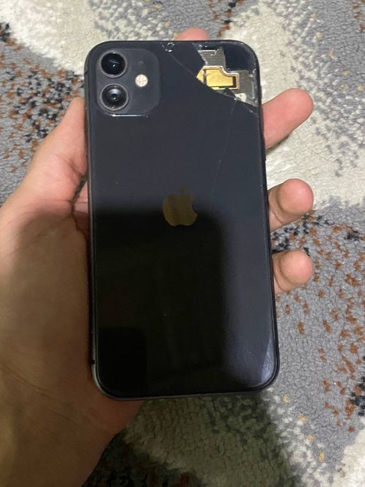 Iphone11 xotirasi128 yomkisti81 ishlashi yaxshi karopka dakement borrr