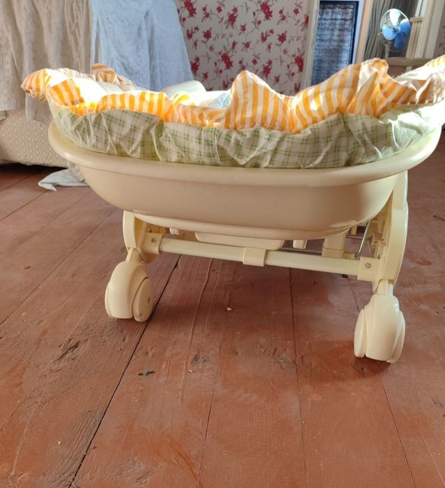 Продам детскую  люльку