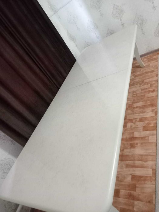 Стол сатылады, ұзындығы 3,85. Ені 110