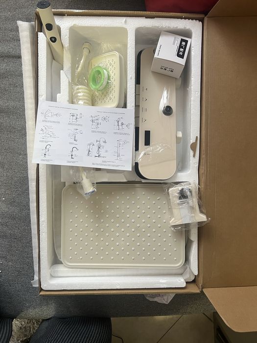 Shower set new, just open box