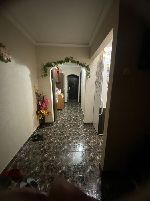 Vand ap cu 3 camere etaj 2 zona Traian