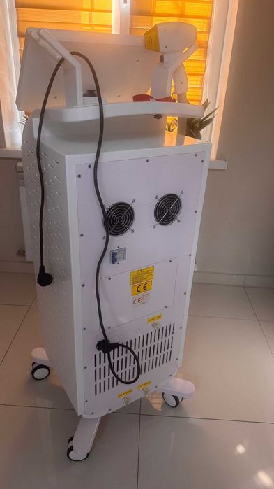 Aparat epilare Alma Soprano Titanium, 2024, Alb, stare impecabila!