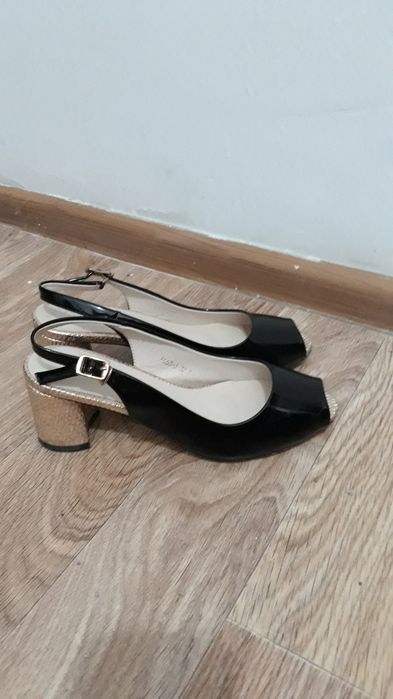 Женские обуви и детские обуви