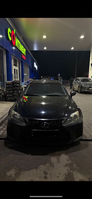 Продам бампер на lexus is 250