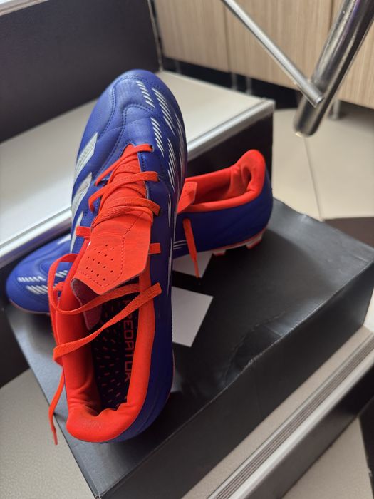 Adidasi Predator marimea 44