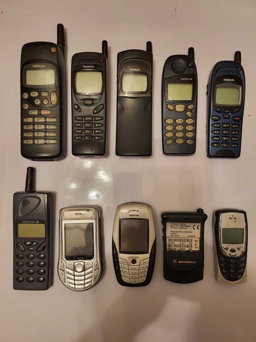 Telefoane vechi cu butoane