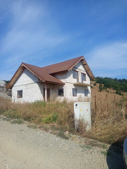 Casă la roșu de vânzare Micești!