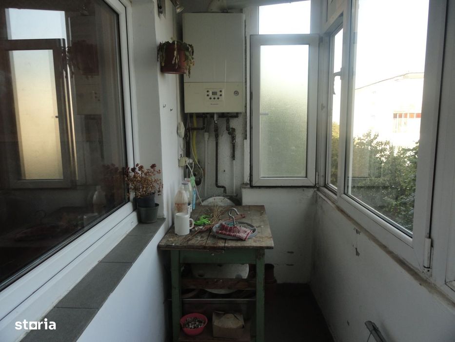 Apartament 4 camere, 2 bai. 2 balcoane, etaj 3 Micalaca - Miorita 93mp