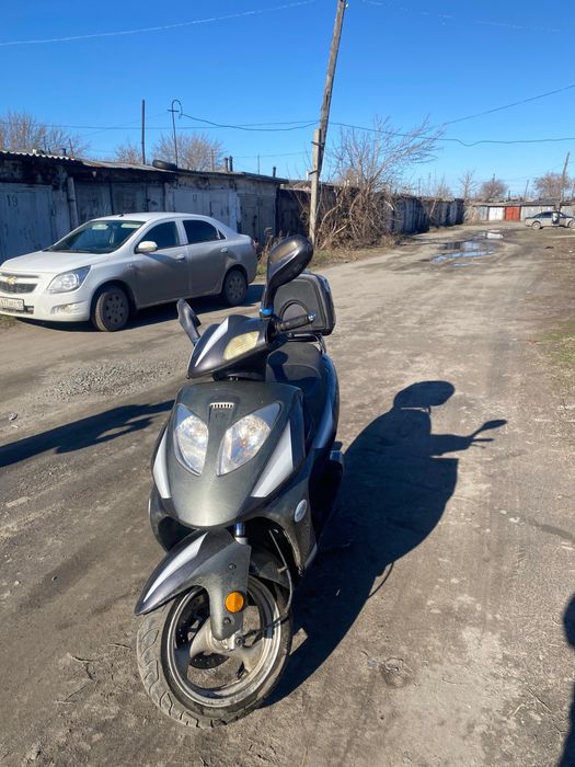 Продаю скутер 150 кубовый