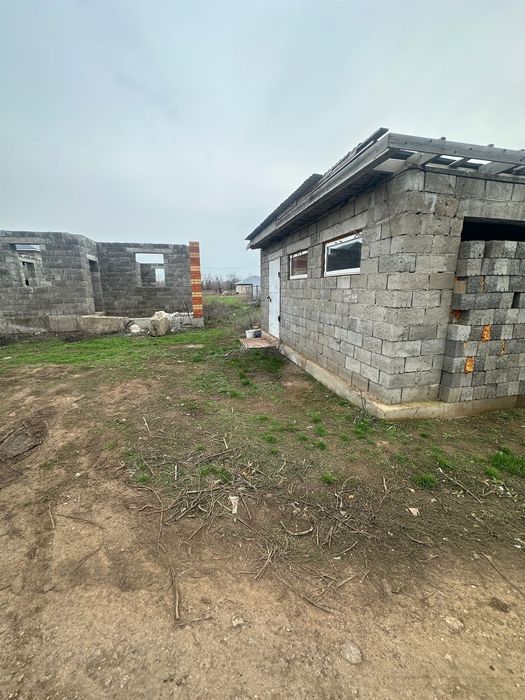 Продам участок с гаражом