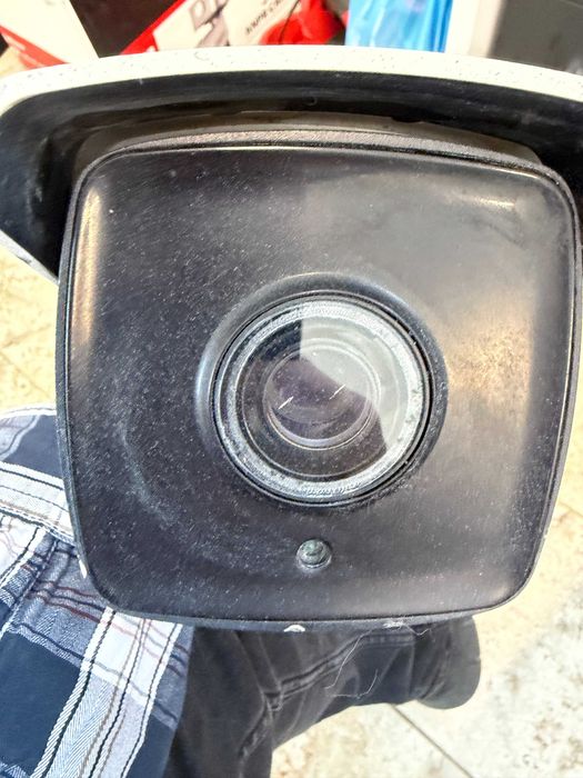 Hikvision DS‑2CD4A26FWD‑IZS/P ANPR 8–32mm – Cameră supraveghere profesională recunoaste numere inmatriculare