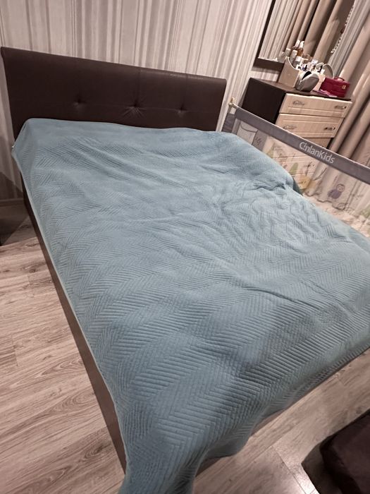 Продам спальный гарнитур