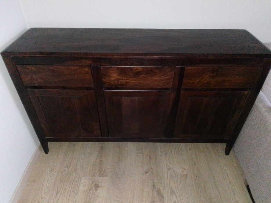 Бюфет Kare design Brooklyn Walnut от масив в тъмно кафяво