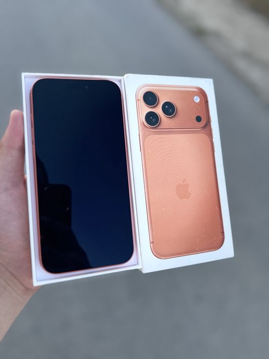 Продам Iphone 17 pro max (256g)