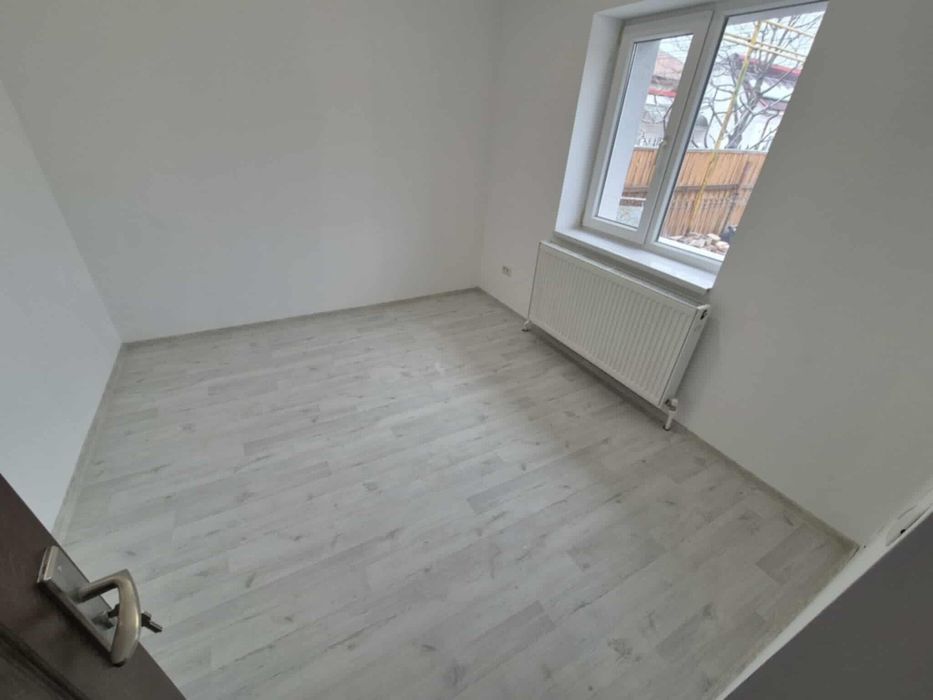 Proprietar, casă 3 cam, cărămidă, 115 m, Bacău