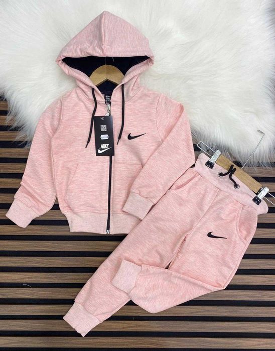 Детски спортни екипи за момичета