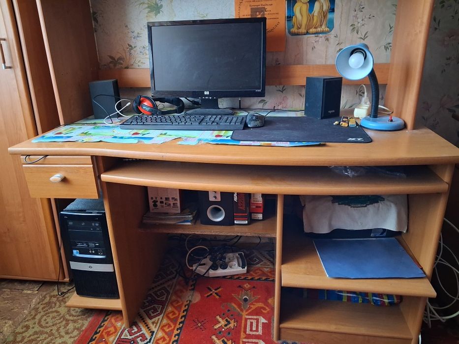 Продается мебель для дома  и офиса.