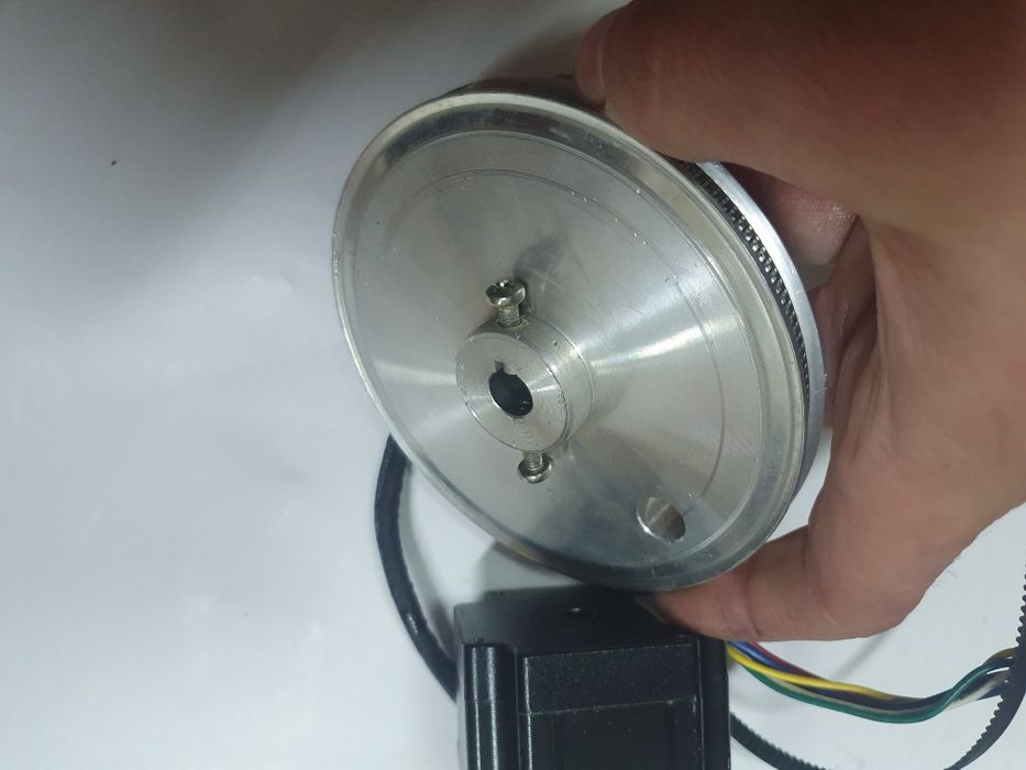 Шаговый двигатель