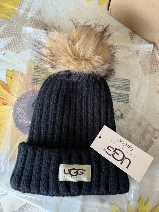 Caciula UGG noua cu eticheta
