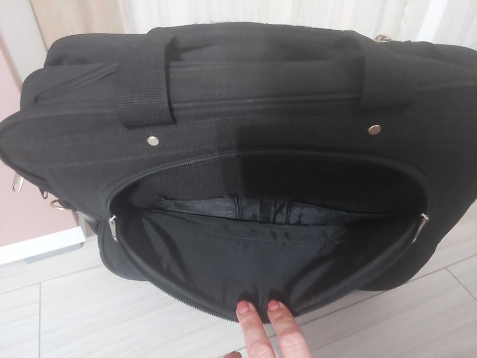 Vând troler business compartiment laptop